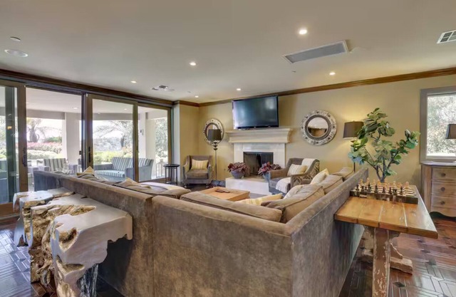 Villa with expansive views