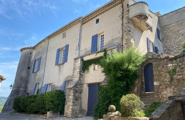 Village Chateau with swimming pool