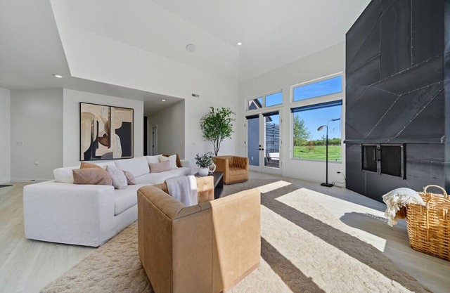 Vineyard Main House -10 acre Vineyard