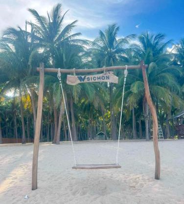 W Sichon Beachfront Homestay