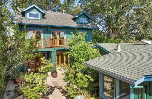 Walk to Downtown Sebastopol Luxe Vacation Living