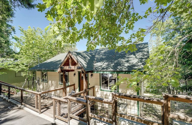 Walk to Dtwn: Charming Family Cabin in Twain Harte