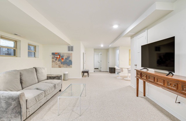 Walk to Lake Michigan: Chicago Apt w/Deck