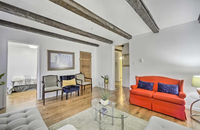 Walkable Albany Apartment, half Mi to Capitol!