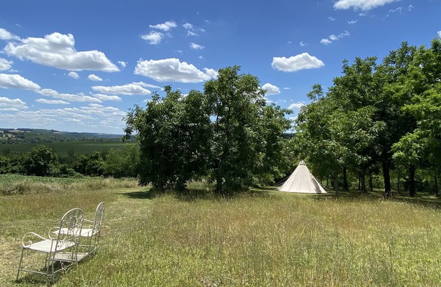 Walnut Star Tent @finders Keepers France. Adults Only Retreat. 13 Acres and Lake