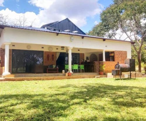 Warthog House-cozy country house, 3 Bed