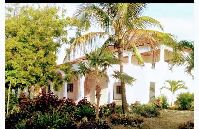 WatamuRustic Beach Coastal Living, Ocean, Seafood & Private Pool.