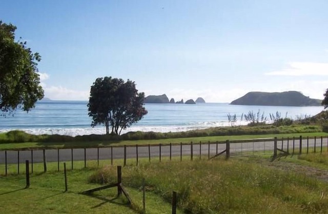 Waterfront Holiday Home - Ideal for Two Families