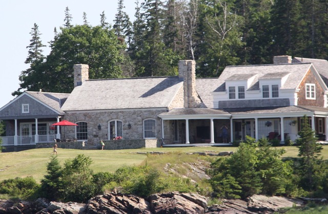Waterfront home with spectacular views on the Fox Islands Thorofare