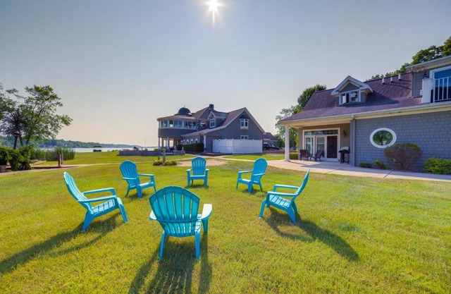 Waterfront Jackson Mansion Patio, Grill, Dock!