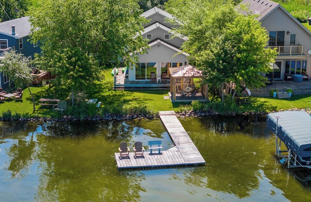 Waterfront w/Private Pier! Excellent Fishing Year Round! Sunsets & Swimming