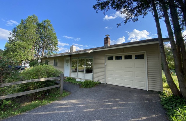 Welcome home in a welcoming town!