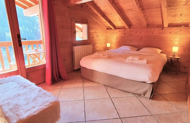 Welcome to our chalet! Apartment Les Sitelles*