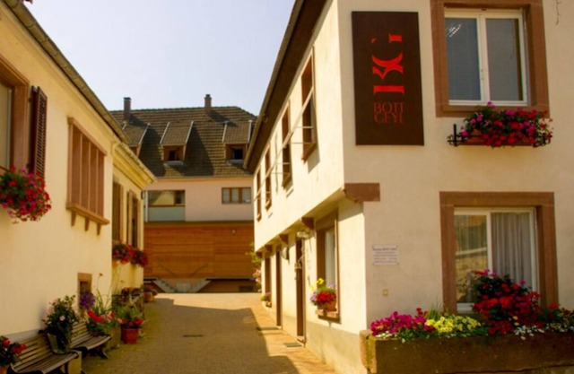 Welcome to the small winemaker Domaine Bott-Geyl