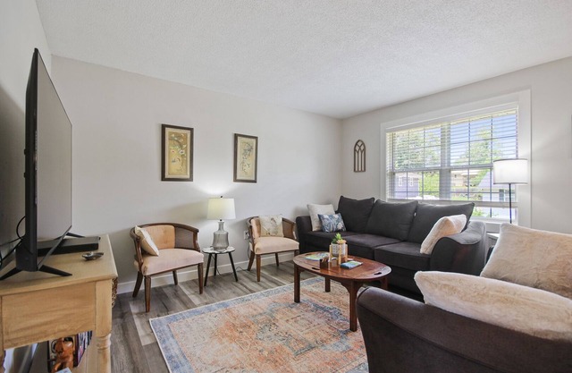 Wheels Trails and Tails Inn - Fully Fenced! 2x King 2x Twin Pet Friendly