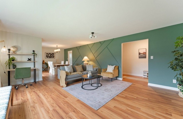 Whisper Hidden Nest 1Level 1310 SQFT 2Br2Ba Courtyard