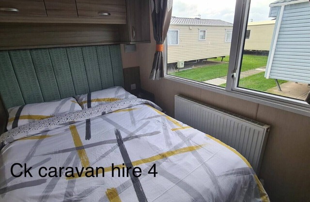 WHITEHOUSE LEISURE PARK - HOLIDAY ACCOMMODATION 19057 in Towyn