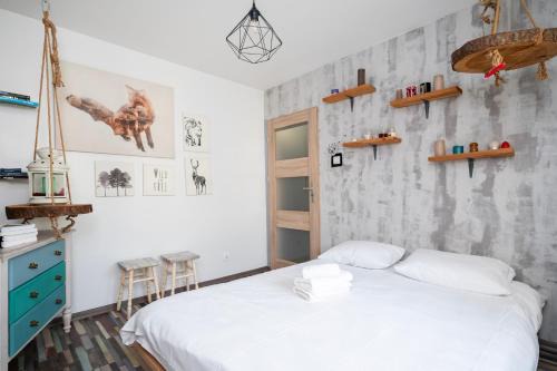 Wild and Free Urban Jungle Apartment by BookingHost