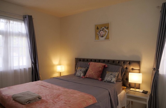 Wild Flower Boutique Apartments 🌸n