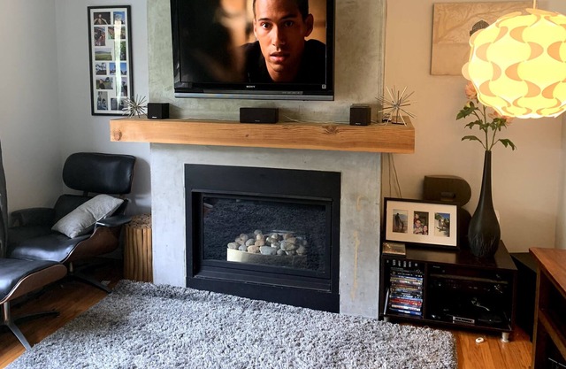 Wine Country Home w/Hot Tub, Walk to Everything, 3bd/2bath, Yard + Deck