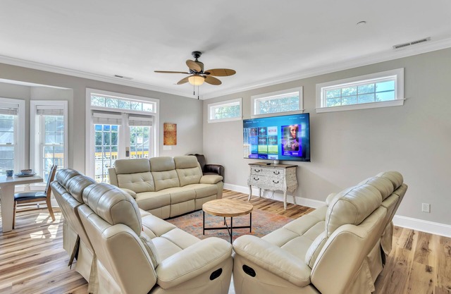 Winston Salem: Heated Pool, Arcade, & Jacuzzis