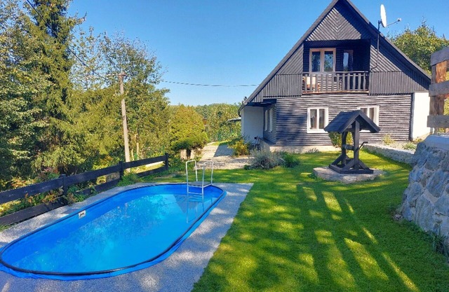 Wonderful private villa for 6 guests with WIFI, private pool, TV, patio and pets allowed