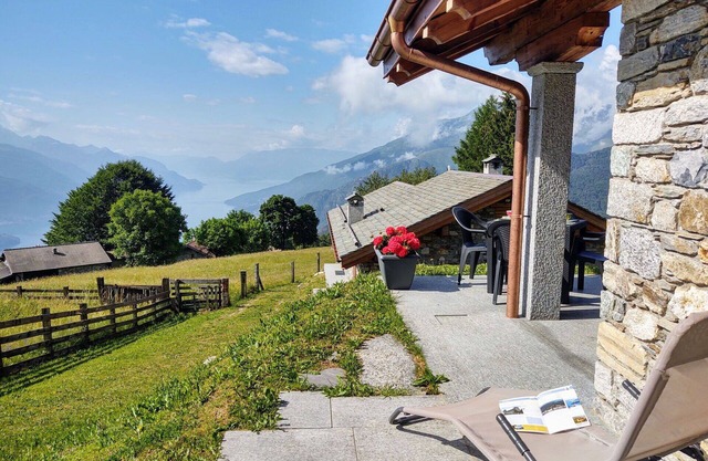 Wonderful private villa for 6 guests with WIFI, TV, patio and pets allowed