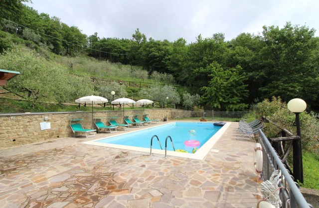 Wonderful private villa for 10 people with private pool, WIFI, TV and pets allowed, close to Are.