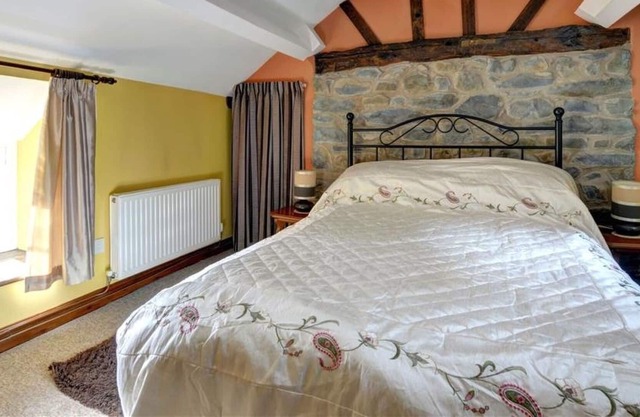 Wonderful private villa for 4 people with TV, patio and parking