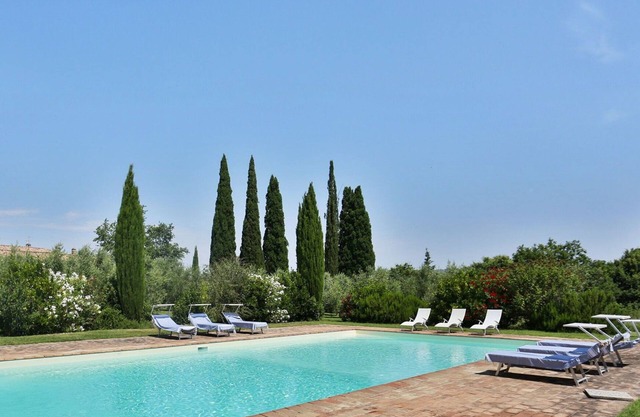 Wonderful private villa for 10 guests with private pool, WIFI, A/C, TV and patio
