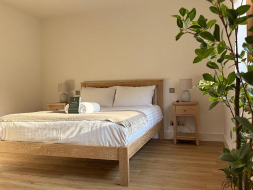 Woodlands House with Hot Tub