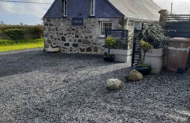 Y Beudy,Llyn Peninsula.Barn Conversion. Abersoch,Pwllheli Porthdinllaen,Hot Tub.
