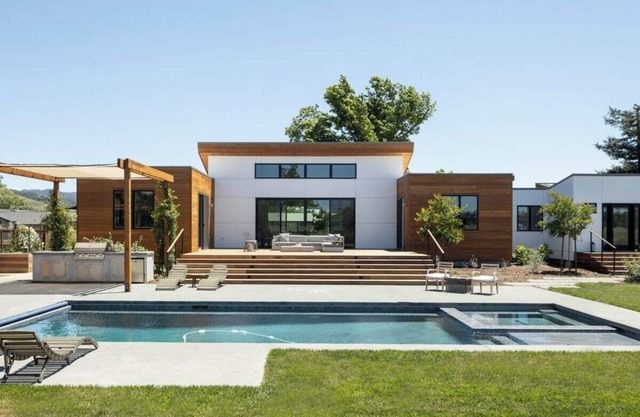 Year-Round Heated Pool | Hot Tub | Fire Pit | Huge Lawn | Vineyard Views