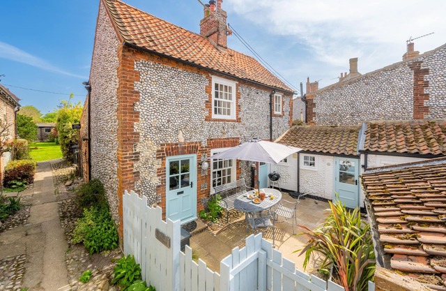 Yew Tree Cottage, Blakeney, Norfolk