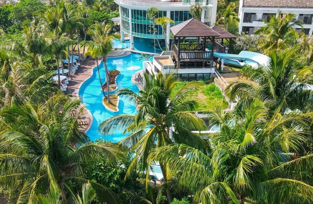 YoHo Beach Resort