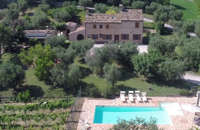 Your holiday home is a stylish country house surrounded by greenery.