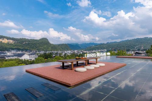 Zhangjiajie Qishi Li Cave Homestay of East Gate Entrance of Zhangjiajie National Forest Park