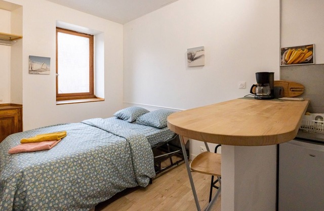 Zucchini - Studio Apartment, Sleeps 2