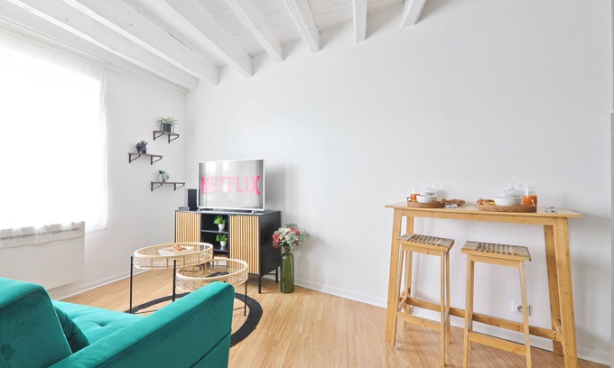 Etampes Apartment | Évasion Urbaine : Studio Cosy à Deux Pas de la Nature