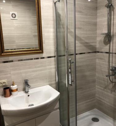 Dnipro Apartment | Гаряча вода та опалення є без світла Aparts on Savchenko 6B street