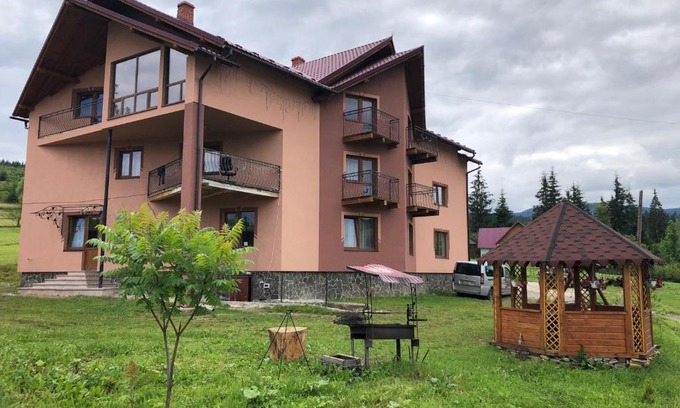 Yasinya Cabin | Дзвін Карпат