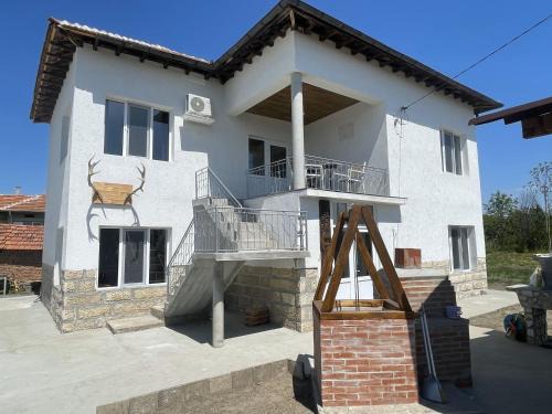 Tsenovo House | Къща Стария Елен