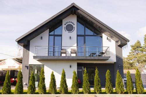 Chernihiv Oblast Cabin | Маєток Боромицький