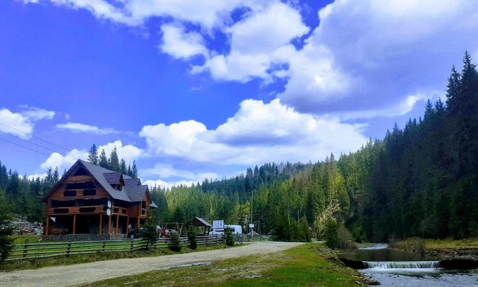 Myslivka House | Маєток горгани