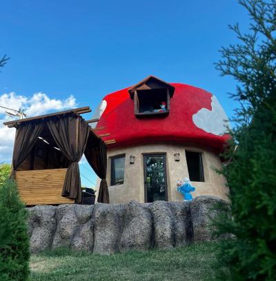 Krayni Dol Villa | Приказната къщичка на Смърфовете