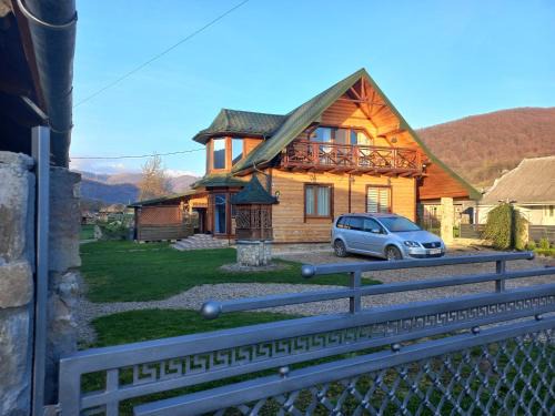 Snidavka House | Садиба Федорчуків Гірська хатина