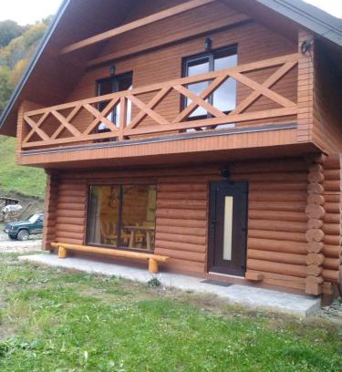 Yasinya House | Смерекова хата