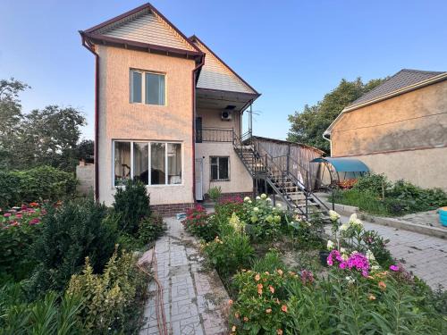 Lebedinovka Apartment | Уютный Дом в 2 эт
