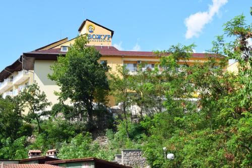 Mineralni Bani Hotel | Хотел "Божур"