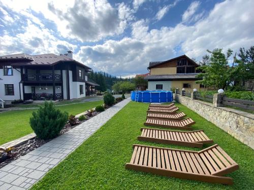 Slavske Ski Chalet | Шале Маєток Смерековий